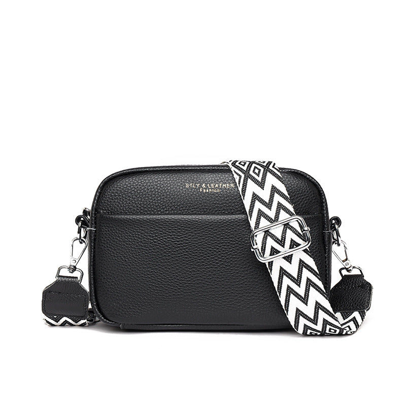 Crossbody listonoszka with wide strap Black
